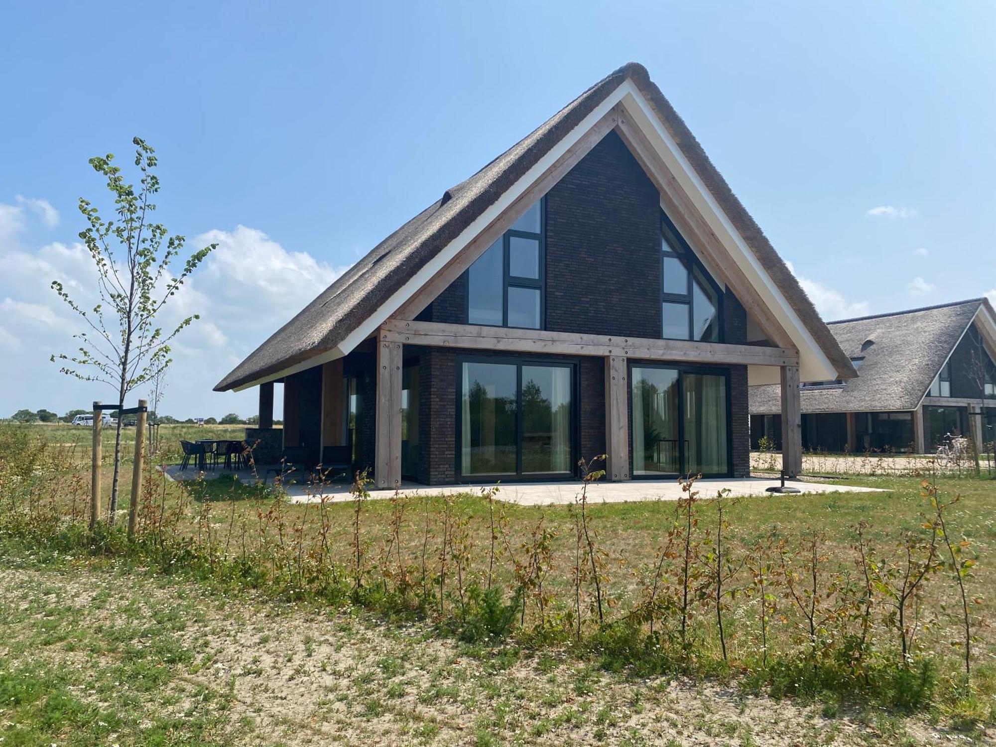 Zandbank Villa's Vrouwenpolder