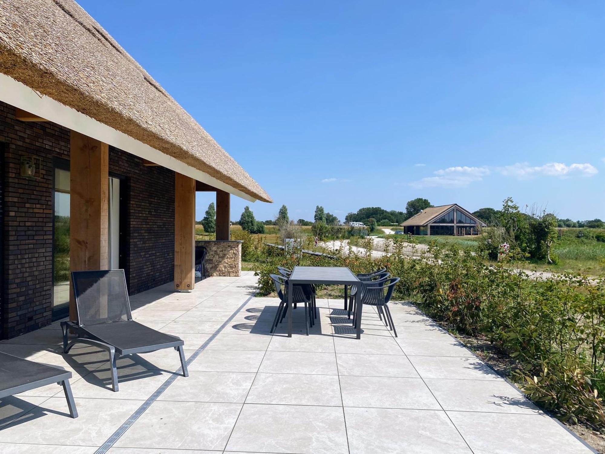 Zandbank Villa's *